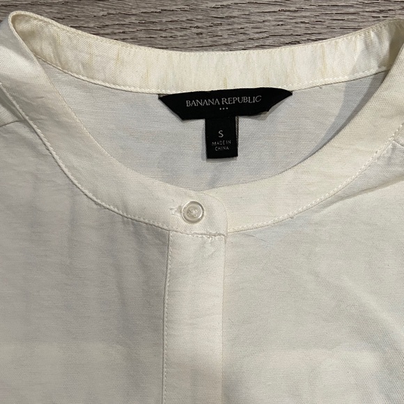 Banana Republic Tops - Banana Republic Cream Button-Up Top